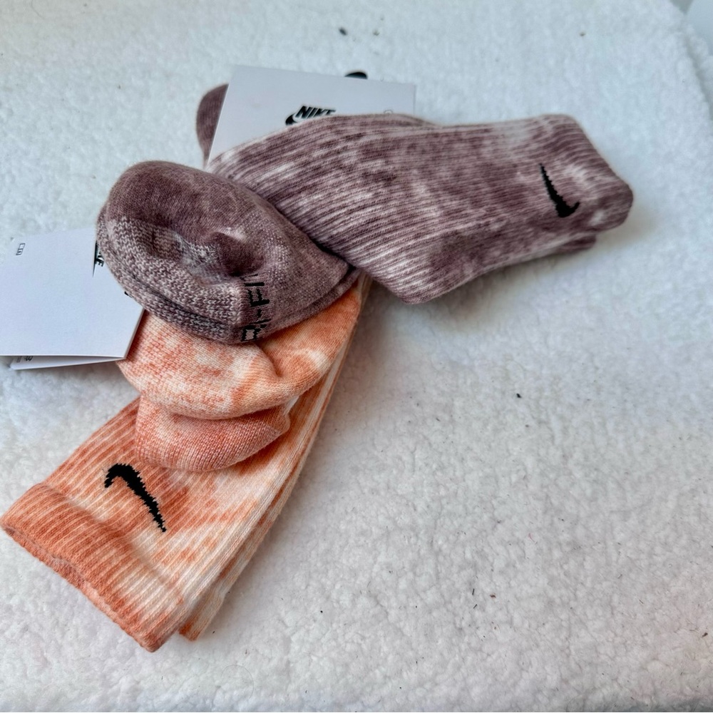 Nike Tie-Dye Socks - Picture 5 of 8